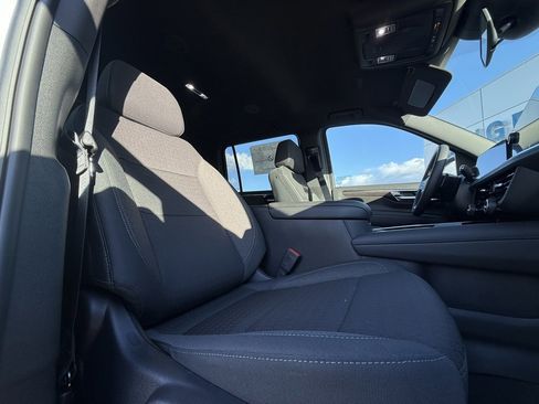 New 2026 Chevrolet Suburban LS image 8