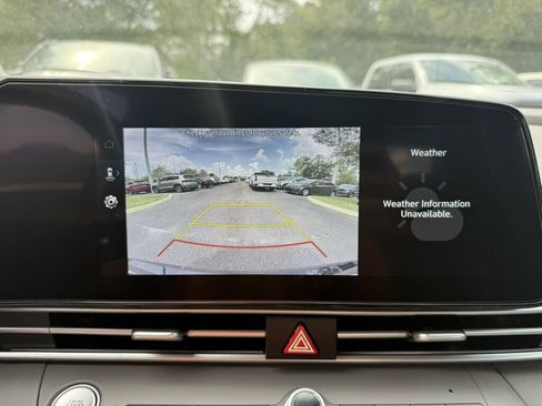 Used 2025 Hyundai Elantra SEL FWD image 7
