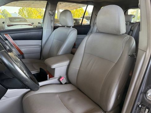 Used 2008 Toyota Highlander Limited FWD image 3