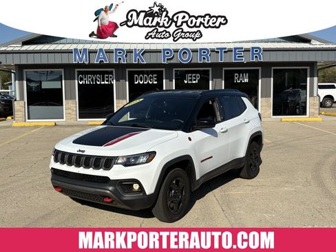 Used 2023 Jeep Compass Trailhawk AWD/4WD image 1