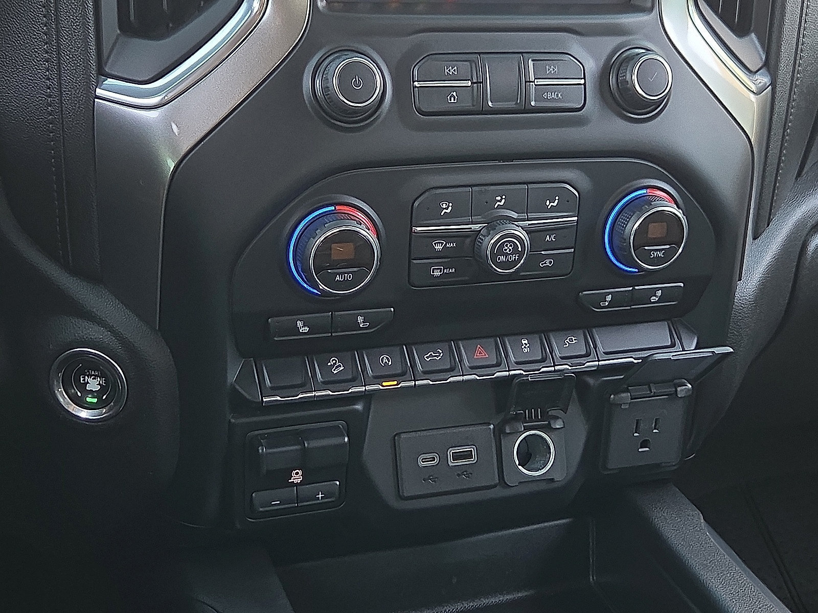 Used 2019 Chevrolet Silverado 1500 LT Trail Boss AWD/4WD image 17
