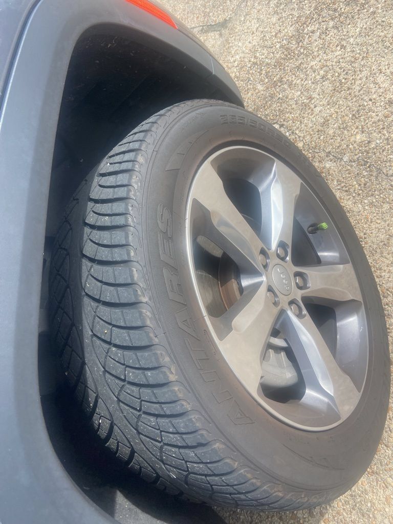 Used 2021 Jeep Grand Cherokee L Limited AWD/4WD image 34