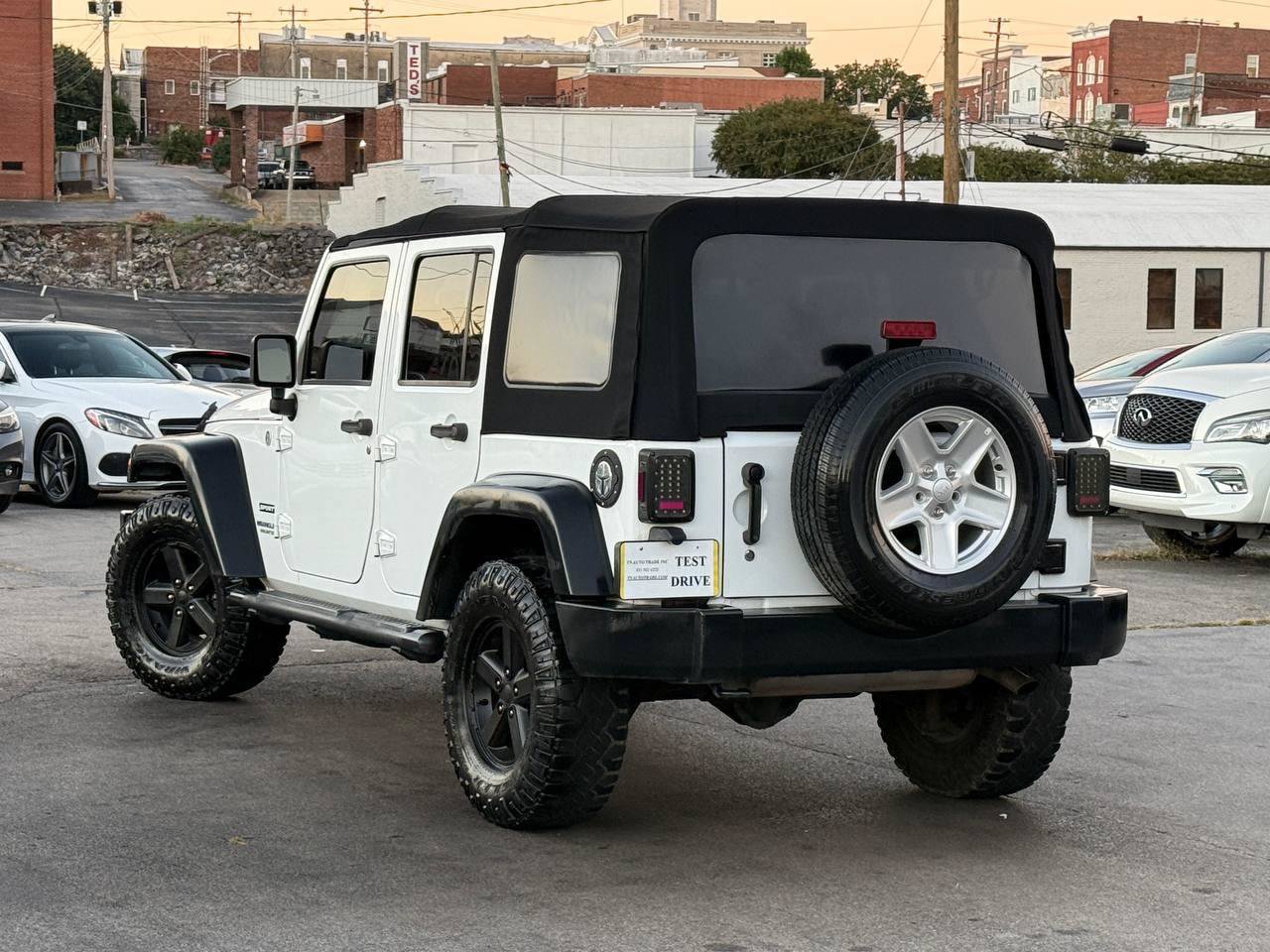 Used 2014 Jeep Wrangler Unlimited Sport w/ Quick Order Package 24S AWD/4WD image 4