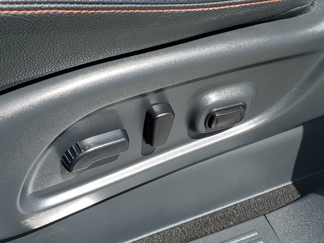 Used 2024 Nissan Titan PRO-4X w/ Pro-4x Convenience Package AWD/4WD image 8