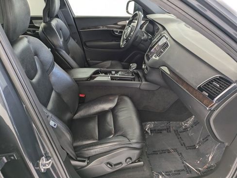 Used 2016 Volvo XC90 T6 Momentum w/ Momentum Plus Package AWD/4WD image 20