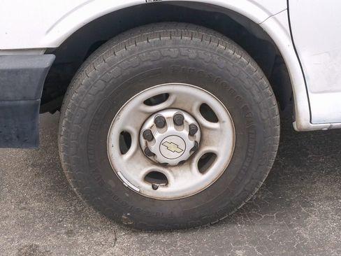 Used 2013 Chevrolet Express 2500 RWD image 5