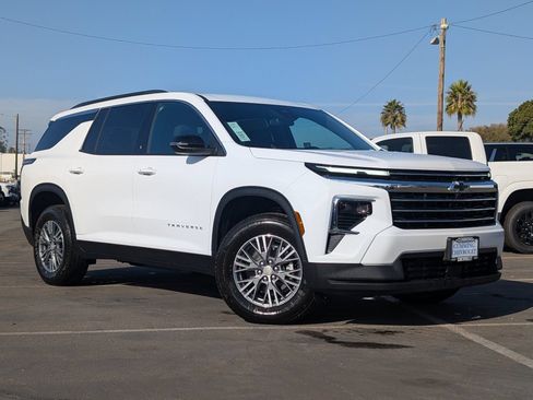 New 2026 Chevrolet Traverse LT FWD image 2