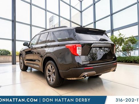 Used 2023 Ford Explorer XLT w/ Equipment Group 202A AWD/4WD image 30