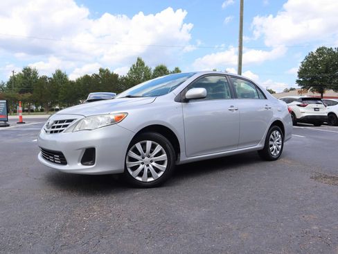 Used 2013 Toyota Corolla LE FWD image 6