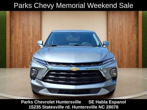 Certified 2025 Chevrolet Blazer LT AWD/4WD image 2