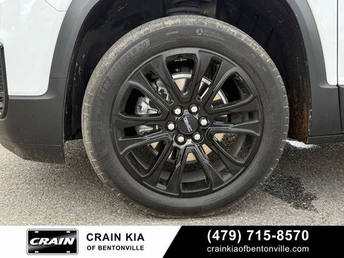 Used 2023 GMC Acadia SLT w/ Elevation Edition FWD image 36