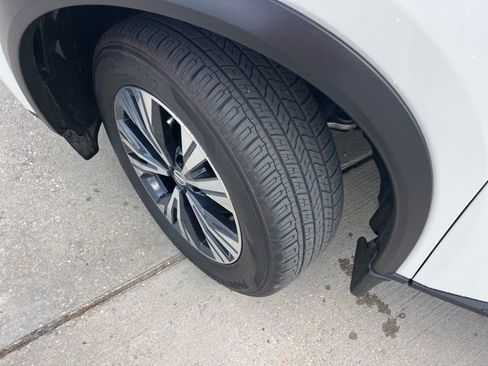 Used 2021 Nissan Rogue SV w/ Premium Package image 30