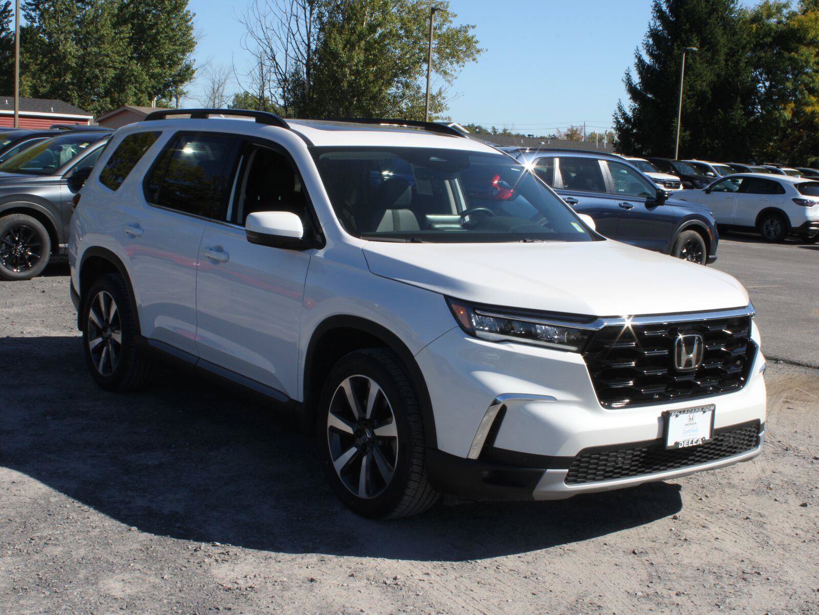 Certified 2024 Honda Pilot Touring image 3