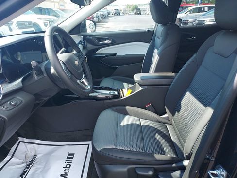 New 2026 Chevrolet Trax LT w/ LT Convenience Package FWD image 13