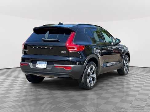 Used 2026 Volvo XC40 B5 Plus w/ Protection Package Premier AWD/4WD image 4