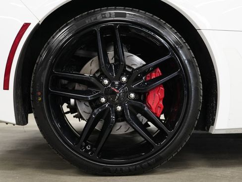 Used 2017 Chevrolet Corvette Stingray Coupe RWD image 44