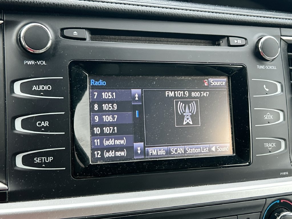 Used 2019 Toyota Highlander LE FWD image 21