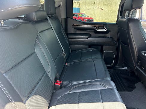 Used 2023 Chevrolet Silverado 1500 LT w/ Z71 Off-Road Package AWD/4WD image 28