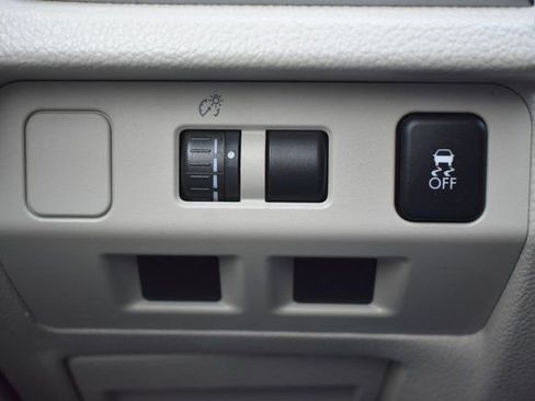 Used 2013 Subaru Crosstrek 2.0i Limited w/ Popular Pkg 2 image 16