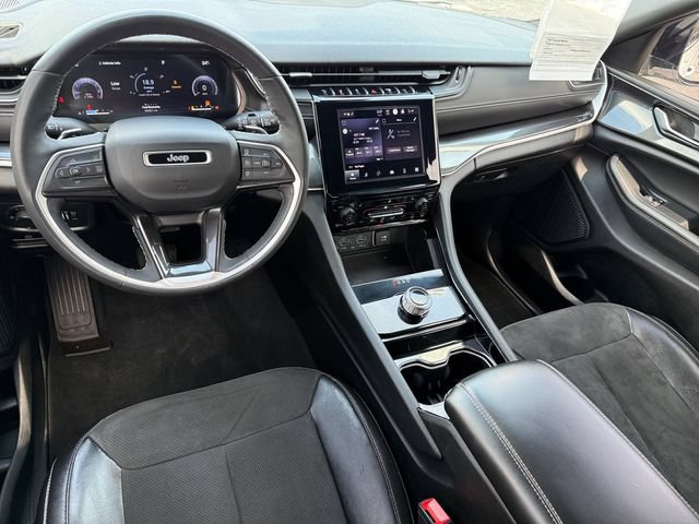 Used 2023 Jeep Grand Cherokee L Laredo AWD/4WD image 14