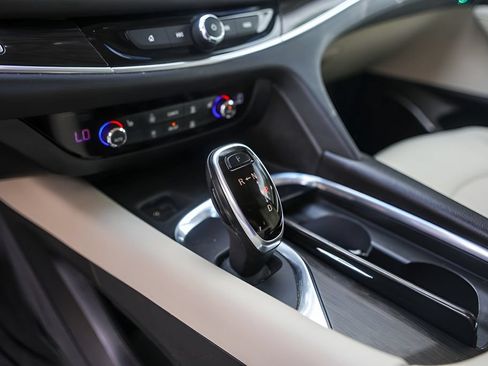 Used 2020 Buick Enclave Essence FWD image 19