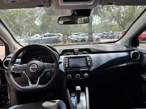 Used 2025 Nissan Versa SV FWD image 31