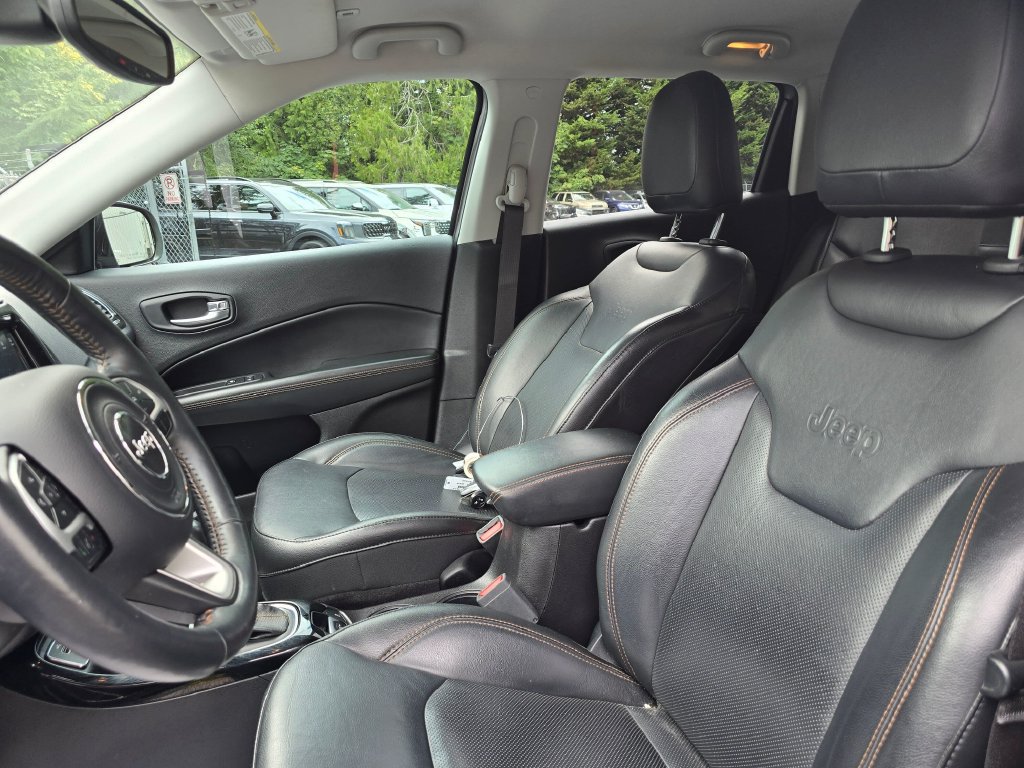 Used 2018 Jeep Compass Limited w/ Navigation Group FWD image 11