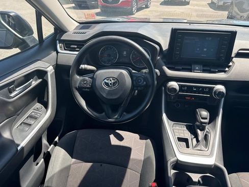 Used 2019 Toyota RAV4 XLE AWD/4WD image 17
