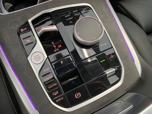 Certified 2025 BMW X7 xDrive40i image 18