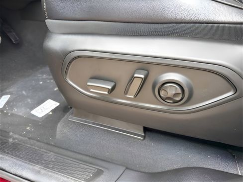 New 2025 Jeep Grand Cherokee L Limited w/ Luxury Tech Group II image 42