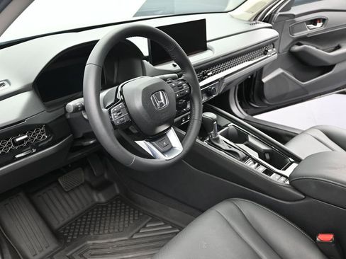Used 2025 Honda Accord Touring image 11
