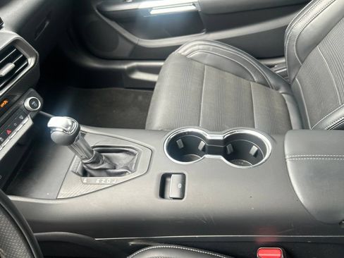 Used 2025 Ford Mustang Coupe RWD image 31