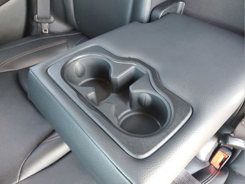 Used 2024 Jeep Compass Latitude image 13