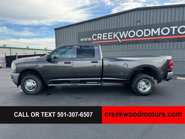 Used 2024 RAM 3500 Tradesman w/ Chrome Appearance Group AWD/4WD image 6