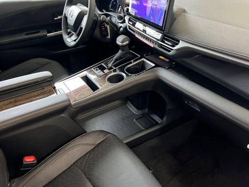 New 2026 Toyota Sienna Limited AWD/4WD image 20