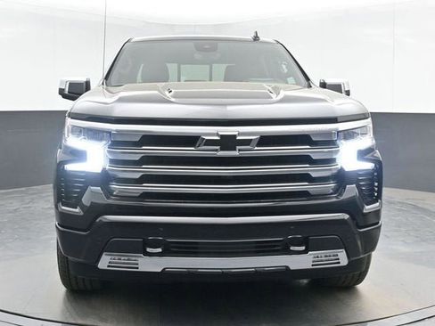 New 2026 Chevrolet Silverado 1500 High Country AWD/4WD image 3