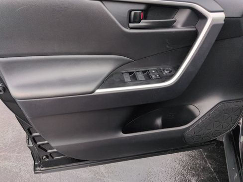 Certified 2025 Toyota RAV4 LE AWD/4WD image 10
