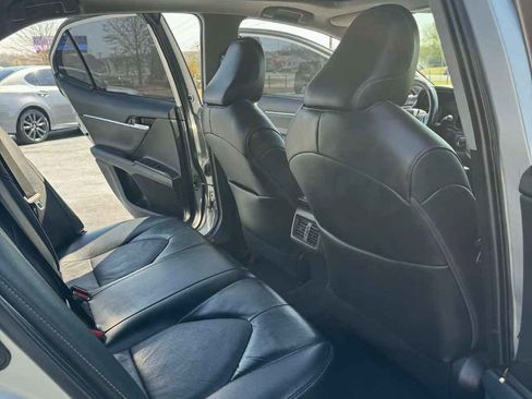 Used 2021 Toyota Camry XSE image 11