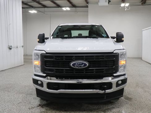 Used 2024 Ford F250 XL w/ XL Chrome Package image 3