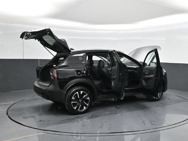 Used 2025 Nissan Kicks SR FWD image 58