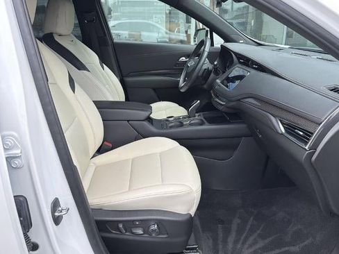Certified 2023 Cadillac XT4 Sport AWD/4WD image 13