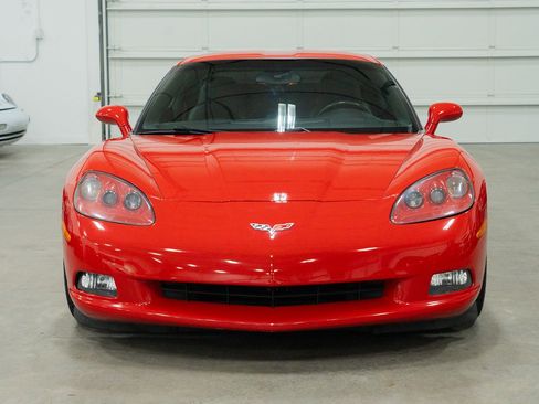 Used 2007 Chevrolet Corvette Coupe image 2