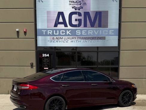 Used 2018 Ford Fusion SE w/ Fusion SE Technology Package FWD image 6