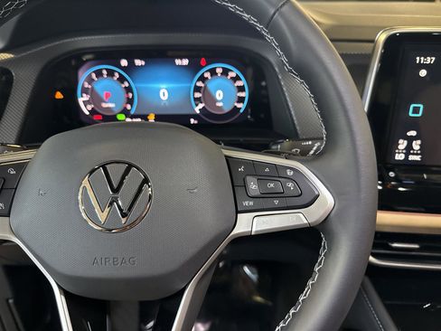 New 2025 Volkswagen Atlas Cross Sport SEL image 19