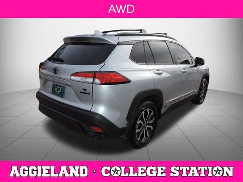 Used 2024 Toyota Corolla Cross SE image 4