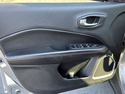 Used 2019 Jeep Compass Limited w/ Safety & Security Group image 11