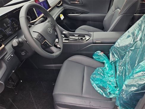 New 2026 Toyota Crown Platinum image 21