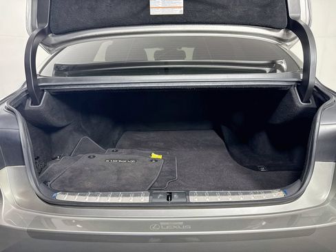 Used 2020 Lexus LS 500 w/ Interior Upgrade Package RWD image 33