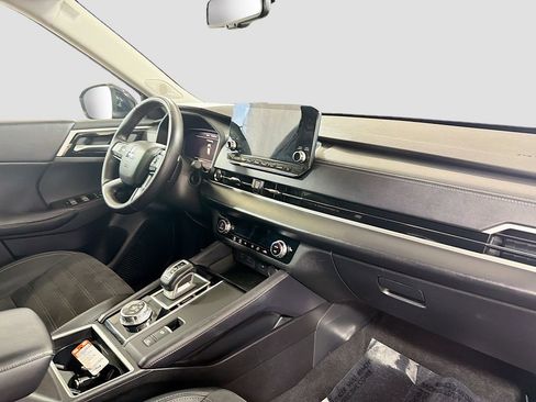 Used 2024 Mitsubishi Outlander SE Black Edition FWD image 32