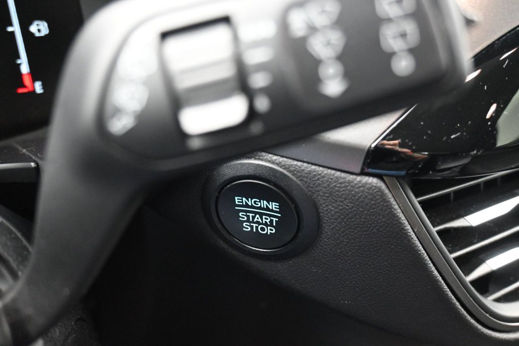 Used 2025 Ford Escape Active AWD/4WD image 16
